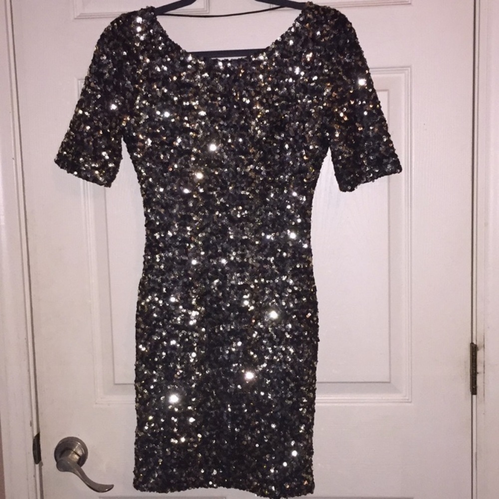 Gianni Bini Fully Sequined Black Gold Mix Mini Dress New Years Homecoming Prom! - Picture 9 of 14